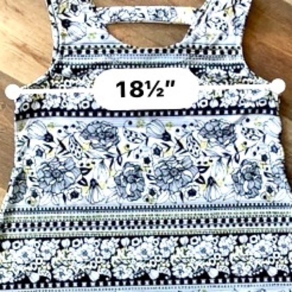 EST 1962 Sleeveless Sharkbite Hem Tunic To… - Picture 7 of 8